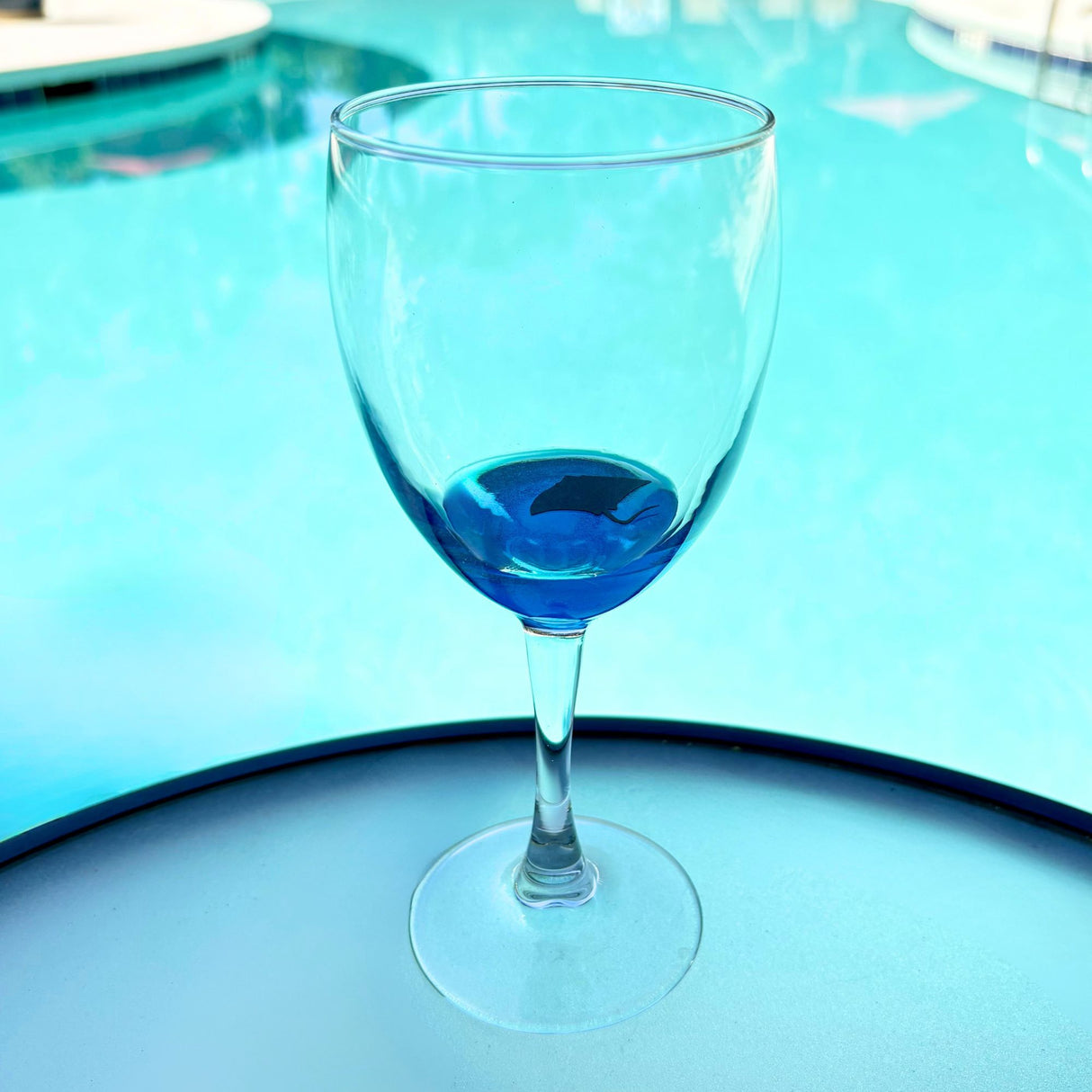 10.5 oz Ocean-Inspired Wine Glass with Floating Sea Creature