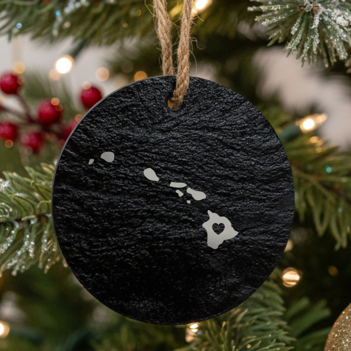 Hawaii round slate Christmas ornament engraved with the state shape and a heart