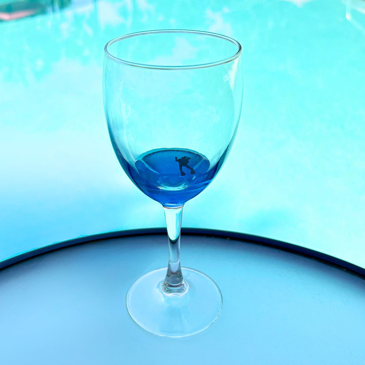 10.5 oz Ocean-Inspired Wine Glass with Floating Sea Creature