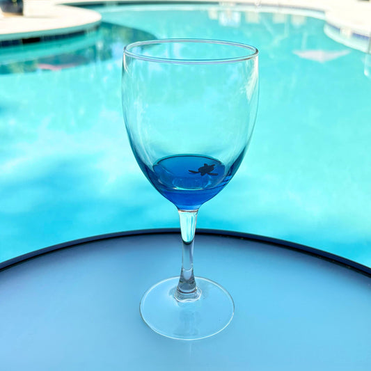 10.5 oz Ocean-Inspired Wine Glass with Floating Sea Creature