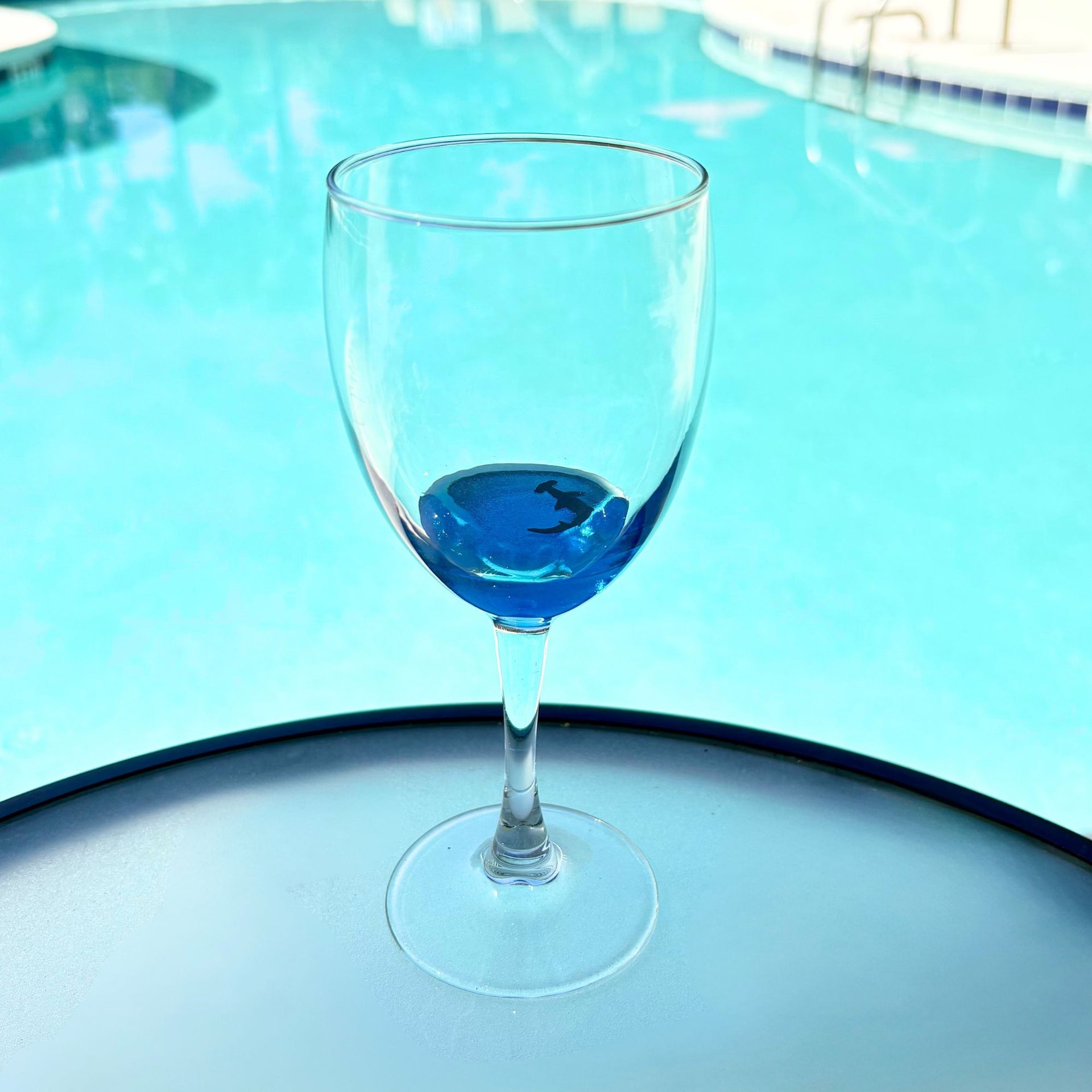 10.5 oz Wine Glass with Ocean Animal & Blue Resin Base – Beach, Cats & Wine