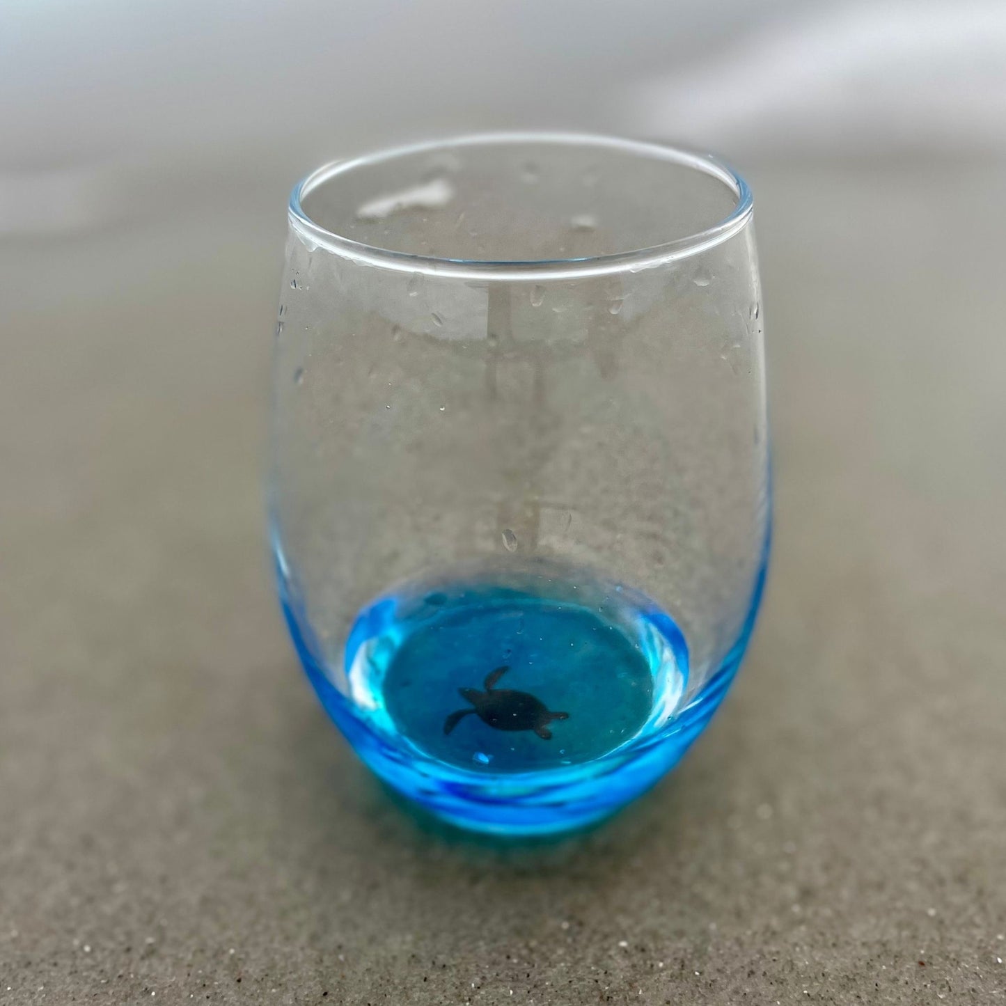 15 oz Ocean Inspired Stemless Wine Glass with Sea Creature