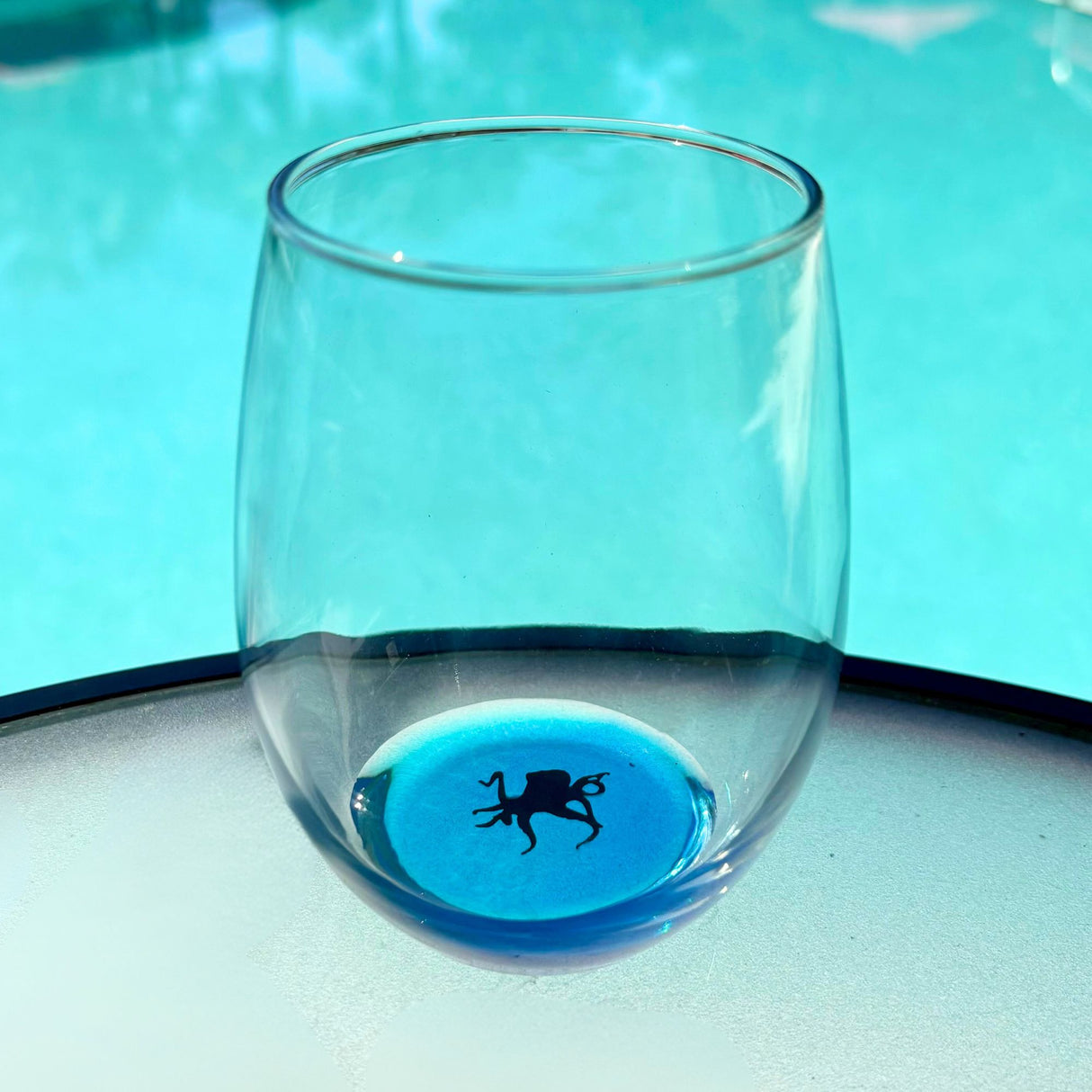 15 oz Ocean Inspired Stemless Wine Glass with Sea Creature